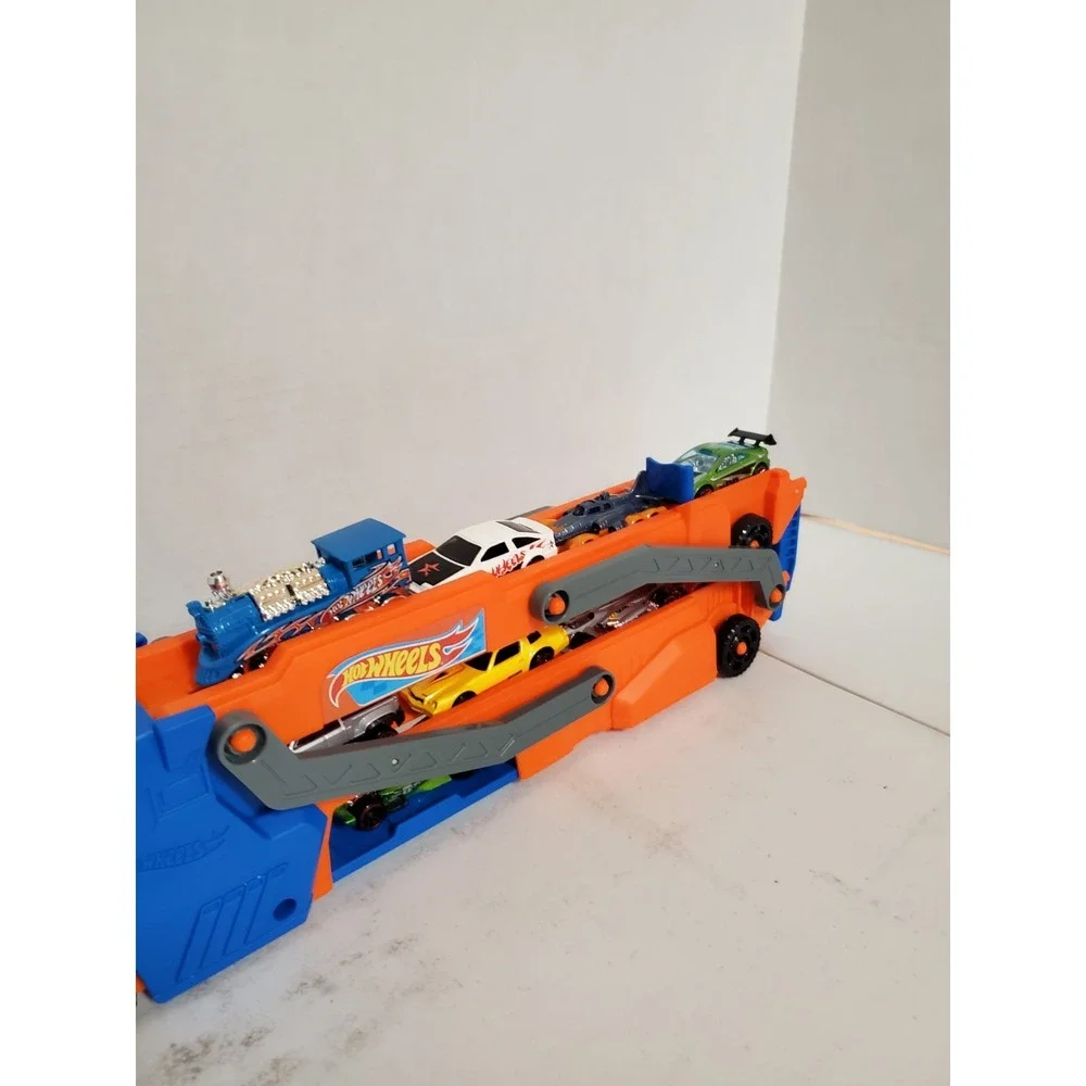 Hot Wheels City Speed Track Transporter W/ 9 Hot Wheels Included